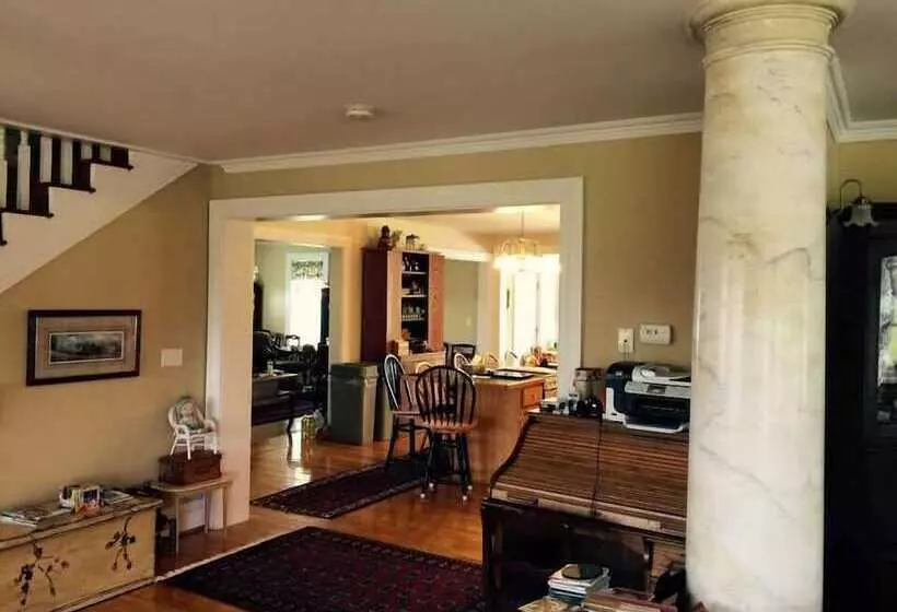 Majatalo Butternut Ridge Bed & Breakfast