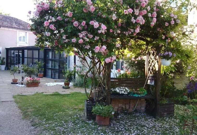 Majatalo La Rosaliere