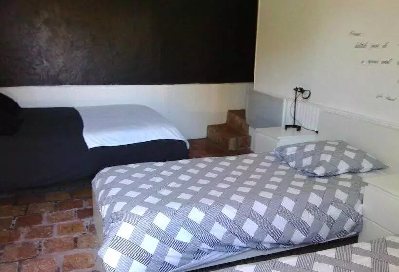 Majatalo La Rosaliere