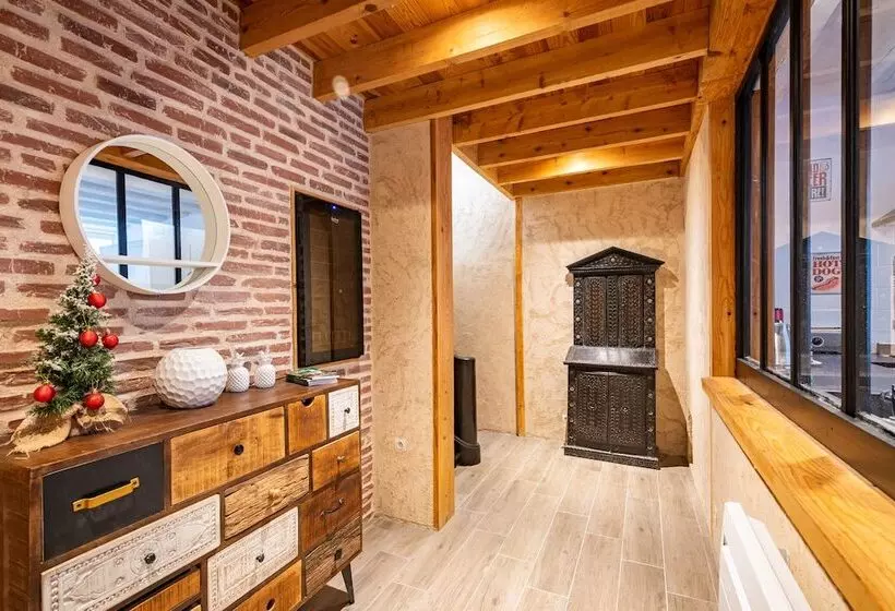 Majatalo La Tour De Lierre 2