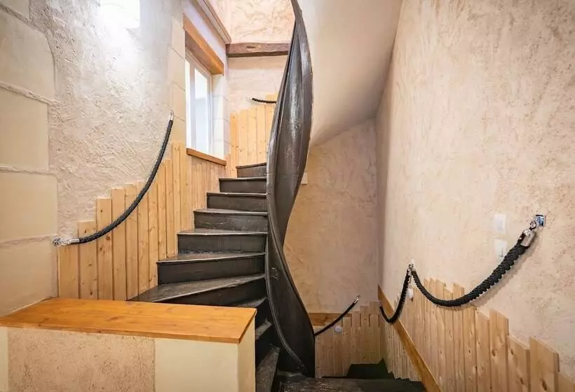 Majatalo La Tour De Lierre 2