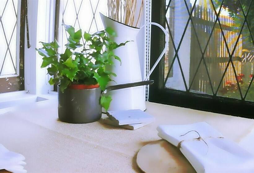 Pension The Estate Koroit Boutique