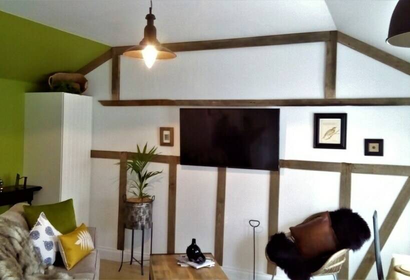 Pension The Estate Koroit Boutique