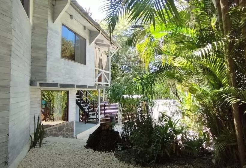 Raratonga Hotel &  Apartments