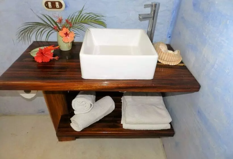 Raratonga Hotel &  Apartments