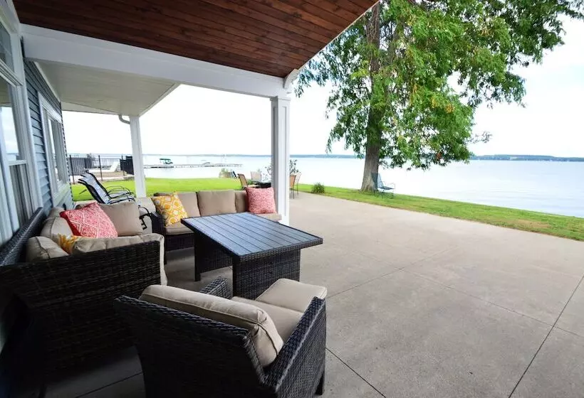 Waters Edge B&b Resort