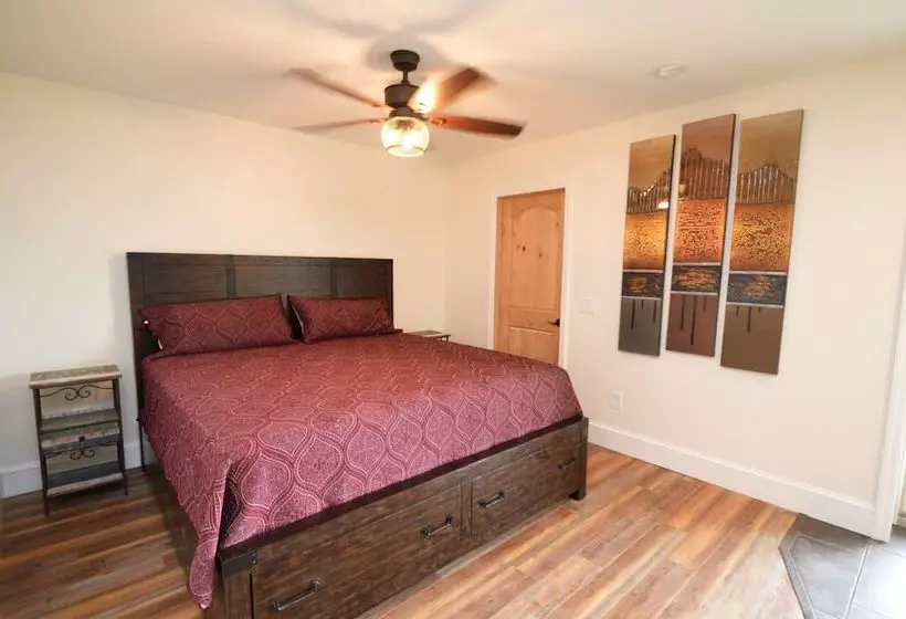 Waters Edge B&b Resort