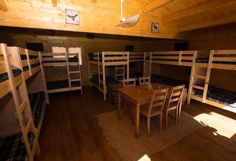 7 Waves Surf Hostel