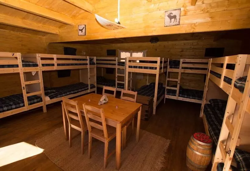 7 Waves Surf Hostel