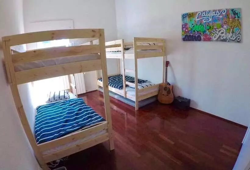 7 Waves Surf Hostel