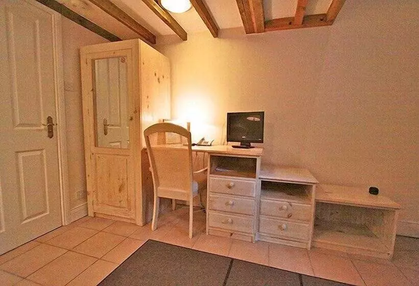 Centre Of Britain Hotel & Restaurant