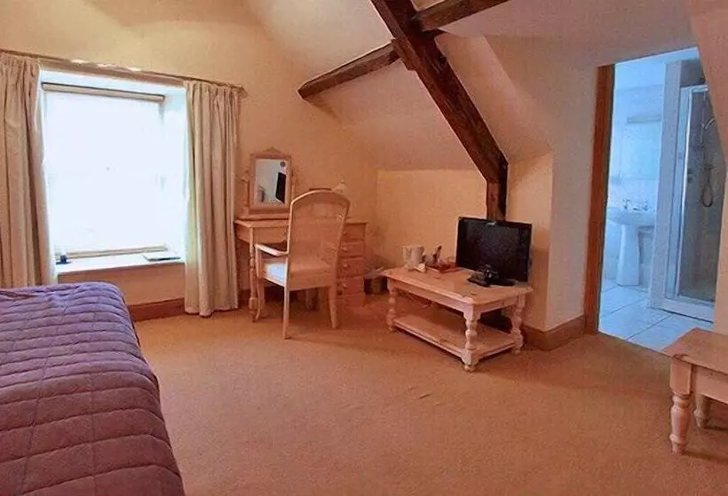 Centre Of Britain Hotel & Restaurant