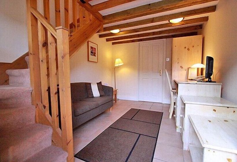 Centre Of Britain Hotel & Restaurant