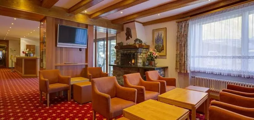 Hotelli Alpine Budget Rooms By Tascherhof