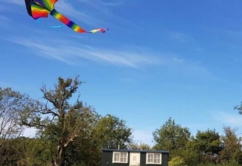 Отель Glamping On The Hill