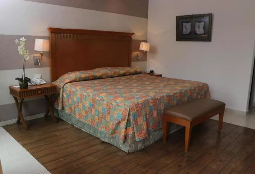 ホテル Meson De La Rivera