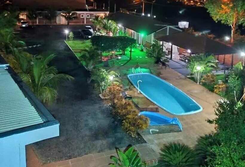 هتل Pousada Quinta Das Aroeiras