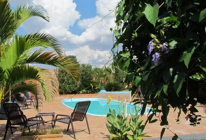 Hotelli Pousada Quinta Das Aroeiras