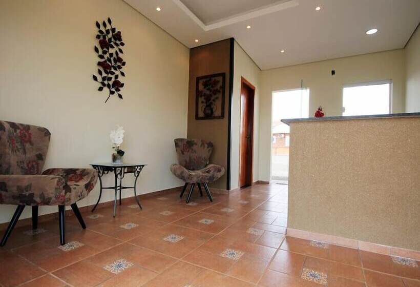 هتل Pousada Quinta Das Aroeiras