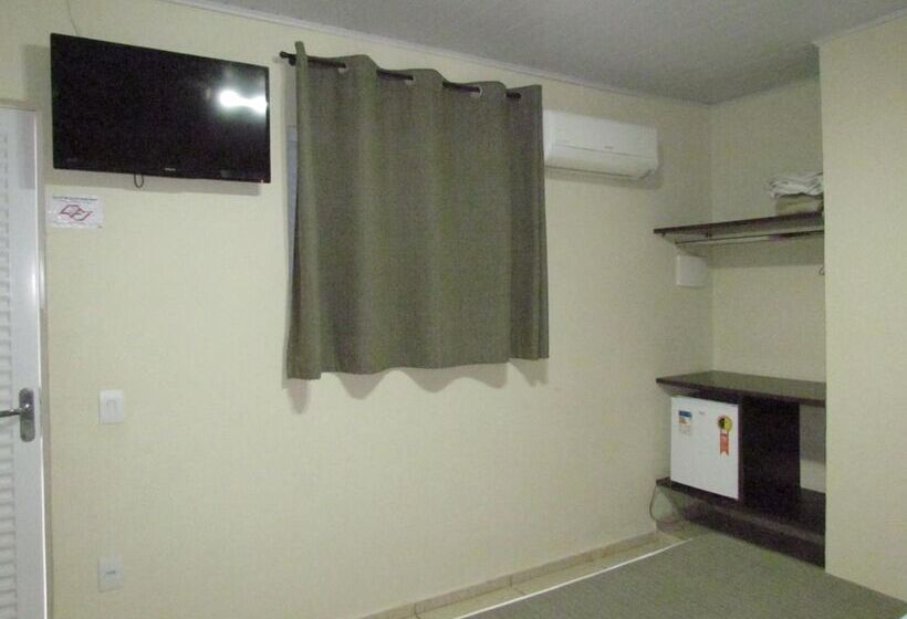 هتل Pousada Quinta Das Aroeiras