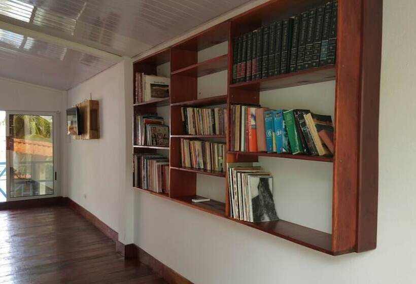 فندق Sister Moon