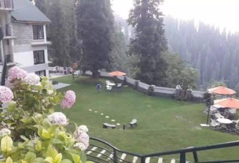 هتل Summer Retreat