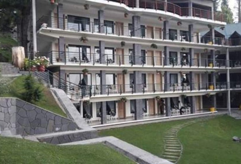 هتل Summer Retreat