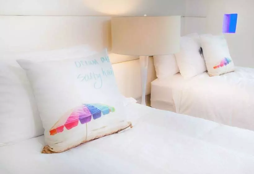 Hotelli The Salty Mermaid Oceanfront