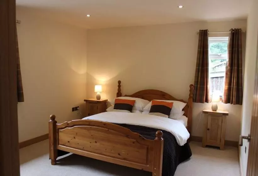 Loch Ness Highland Cottages