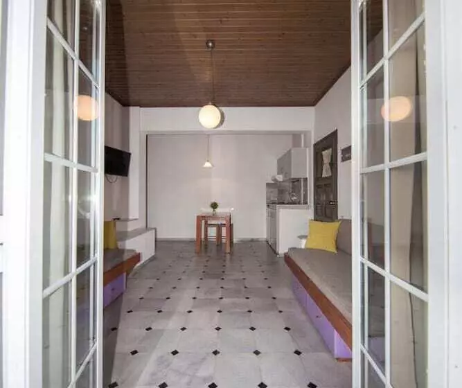 Manias Hotel Apartments