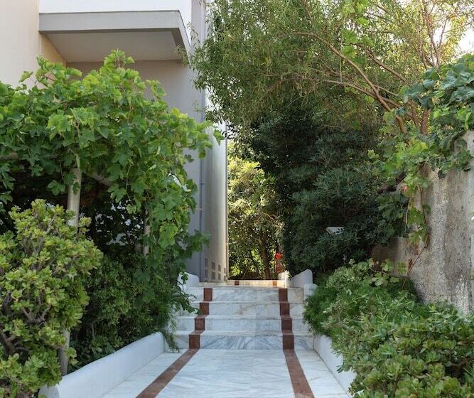 Manias Hotel Apartments