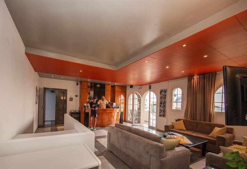 Manias Hotel Apartments