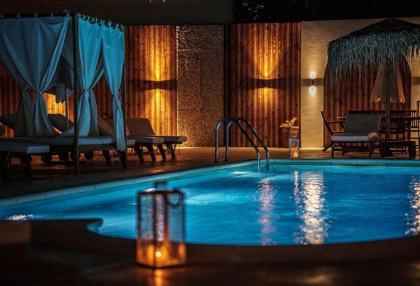 Manias Hotel Apartments