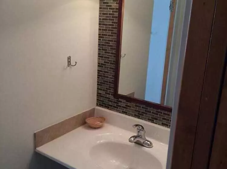 Motelli The King S Inn