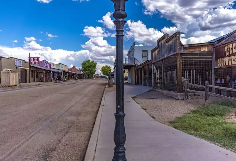 Motelli Tombstone San Jose House