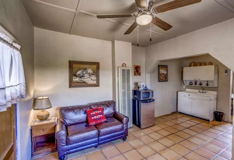 Motelli Tombstone San Jose House