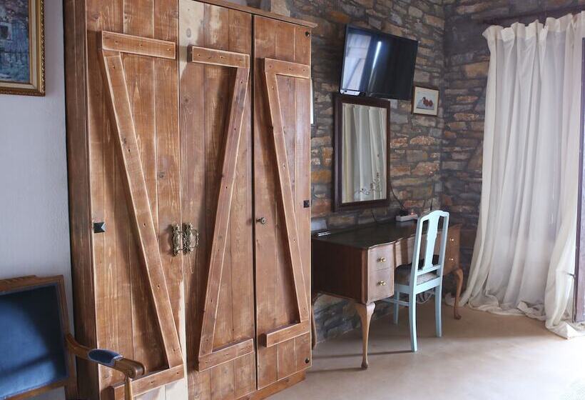 Pyrgos Ikaria Traditional Village