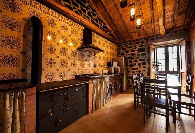 Relaxinpico   Villa 4 Seasons