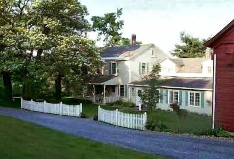 住宿加早餐  Inn At Neshobe River