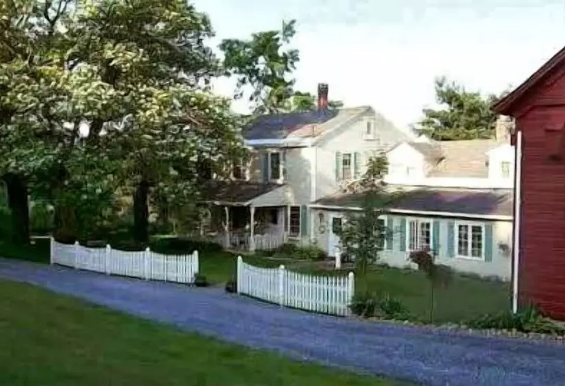 Aamiaismajoitus (B&B) Inn At Neshobe River