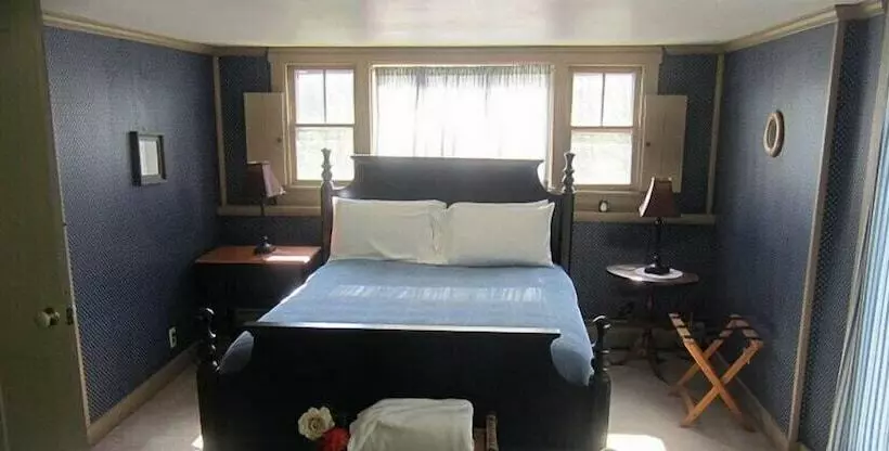 Aamiaismajoitus (B&B) Inn At Neshobe River