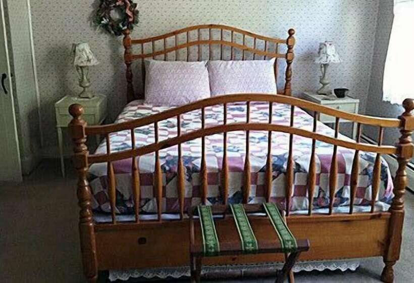 住宿加早餐  Inn At Neshobe River