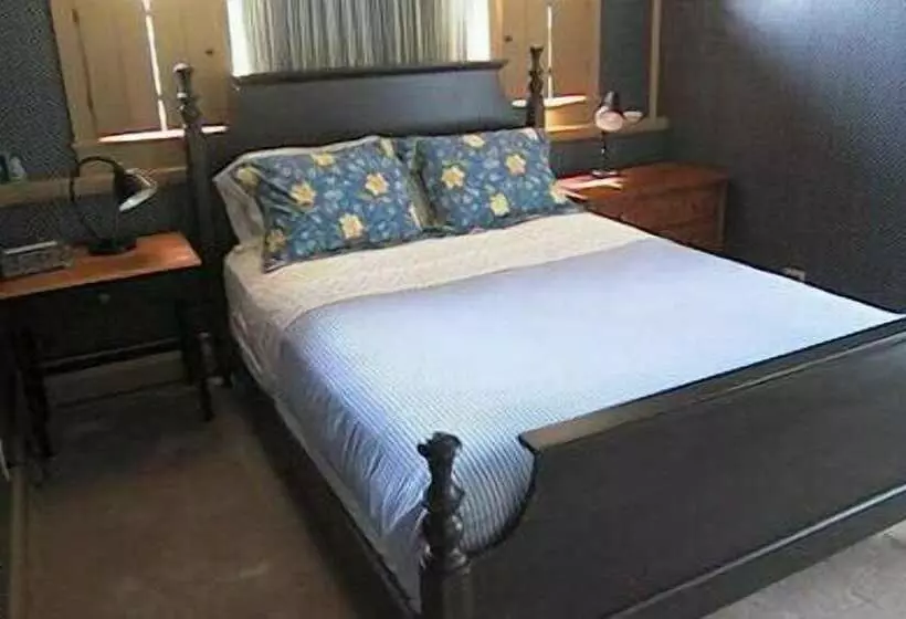 Aamiaismajoitus (B&B) Inn At Neshobe River