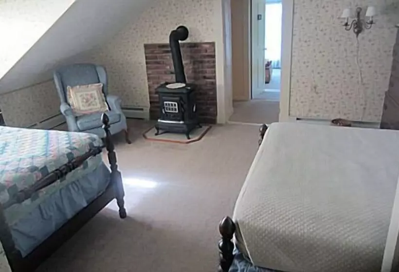 Aamiaismajoitus (B&B) Inn At Neshobe River