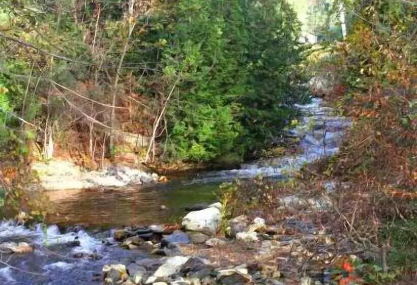 Aamiaismajoitus (B&B) Inn At Neshobe River