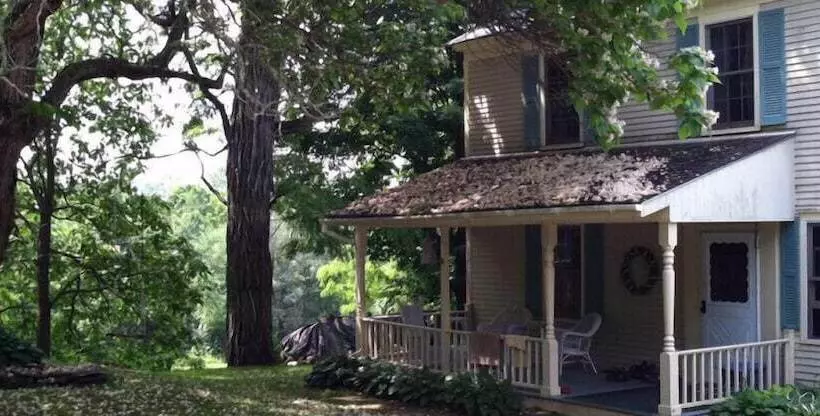 Aamiaismajoitus (B&B) Inn At Neshobe River