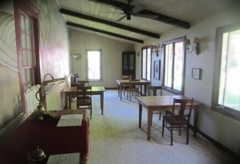 住宿加早餐  Inn At Neshobe River