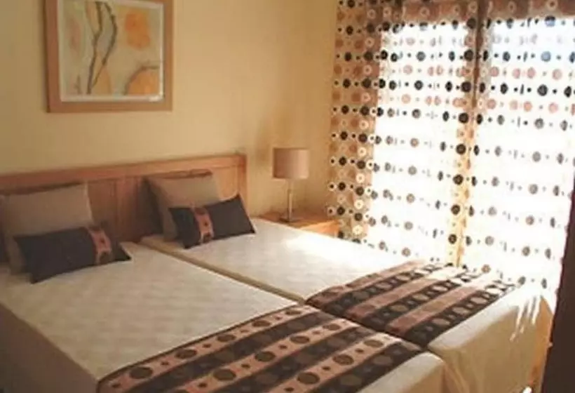 Domus Iberica Burgau Apts & Villas
