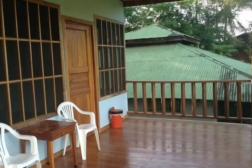 Hakuna Matata Drake Bay Hostel