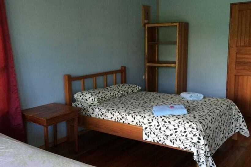 Hakuna Matata Drake Bay Hostel